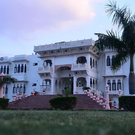 Tej Mahal Palace Bandikui Экстерьер фото